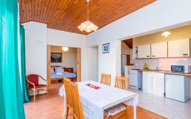 Kiss Apartments