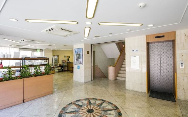 Kanayama Plaza Hotel