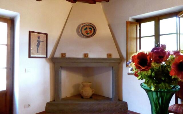 Lovely Holiday Home in Panzano With Swimming Pool