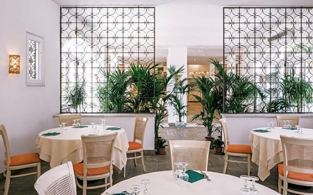 Costanza Charme Club