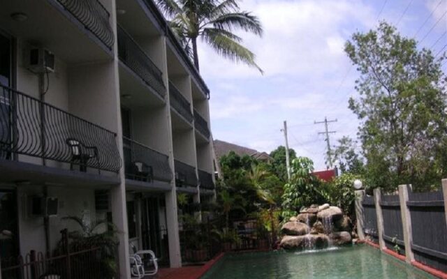 Cairns Holiday Lodge