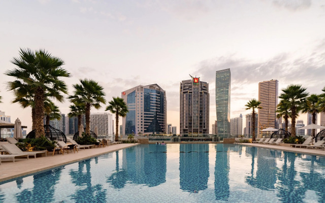 Sleek Studio in Privé with Stunning Canal View