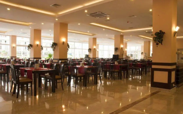 Mg White Lilyum Hotel