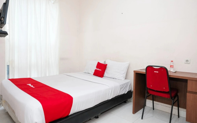 RedDoorz near UNESA Citraland Surabaya – Guest Rooms – Surabaya