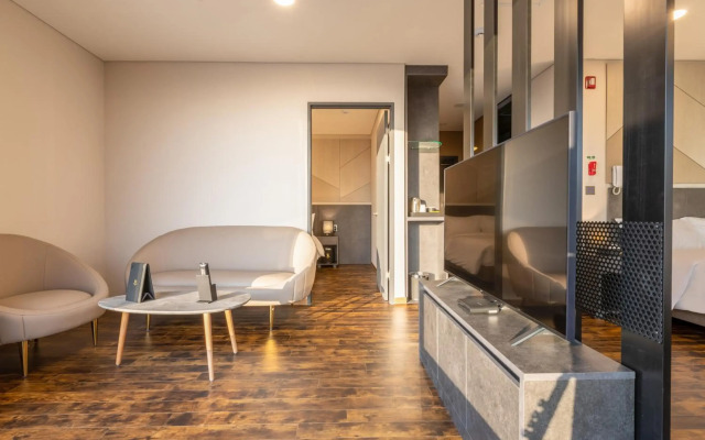 Urbanest Hotel