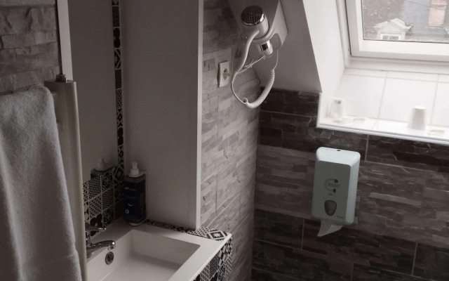 Brit Hotel L'Arrivée Guingamp