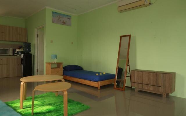 Arya Surf Camp