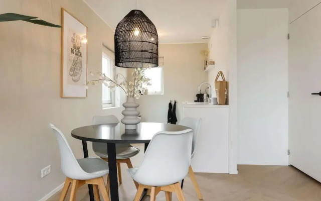 Pleasant Holiday Home in Vrouwenpolder With Garden