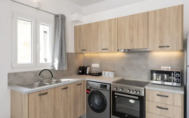 Parikia s Sunlight 2bedroom House