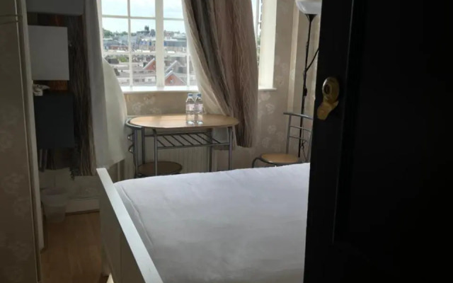 Super Located Studio in South Ken at Chelsea Cloister