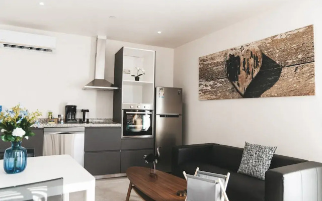 Gray Door Apartments - Adults Only