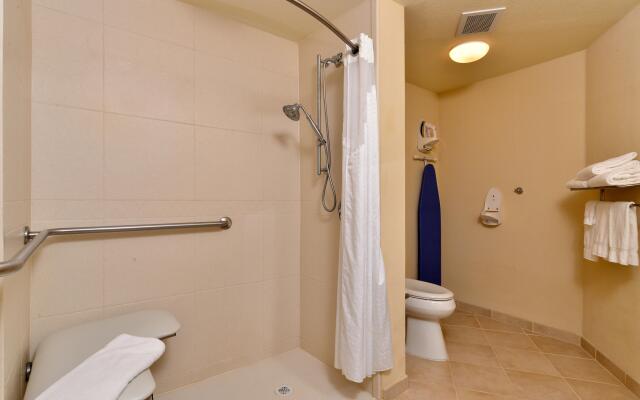 Holiday Inn Express Portland South-Lake Oswego by IHG