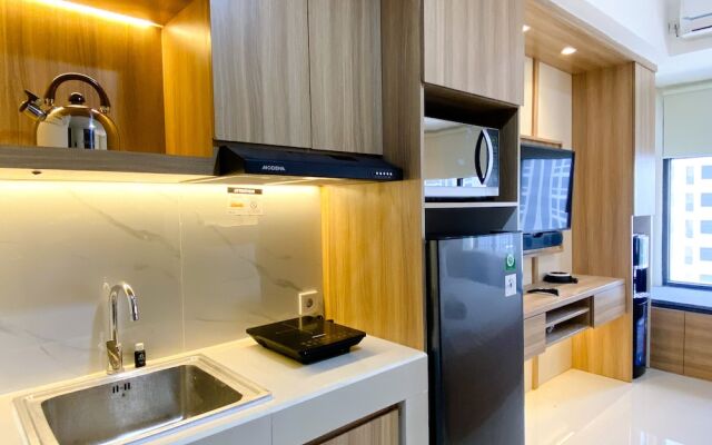 Homey And Warm Studio Room Pollux Chadstone Apartment