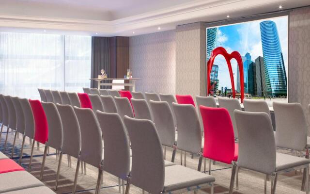 Renaissance Paris La Defense Hotel