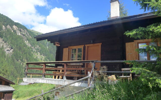 Chalet Coquelicot