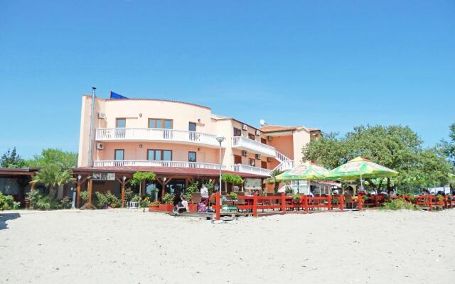 Real - 10 m from sea - A8(2+2)