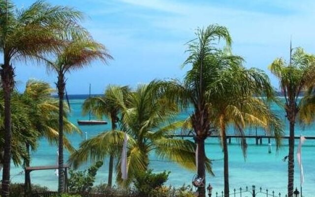 Aruba Surfside Marina