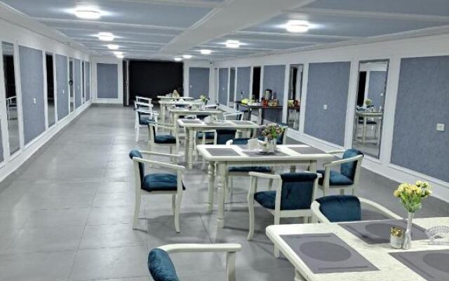 Lianali Hotel