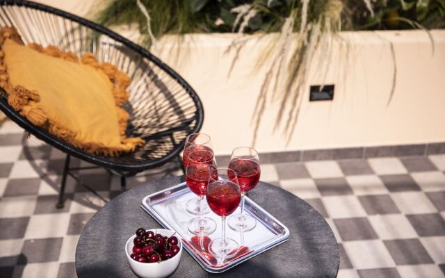 ROMAC - Condotti with terrace