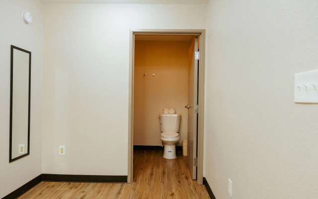 Clarion Pointe-Dillard near Blue Ridge Mountains