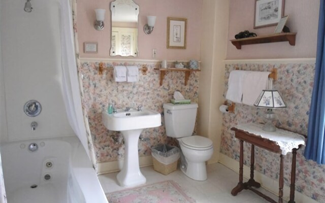 The Deacon & James Pharmacy B&B