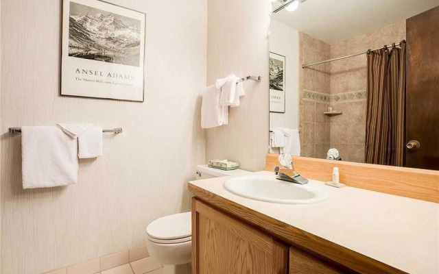 West Condominiums - W3301