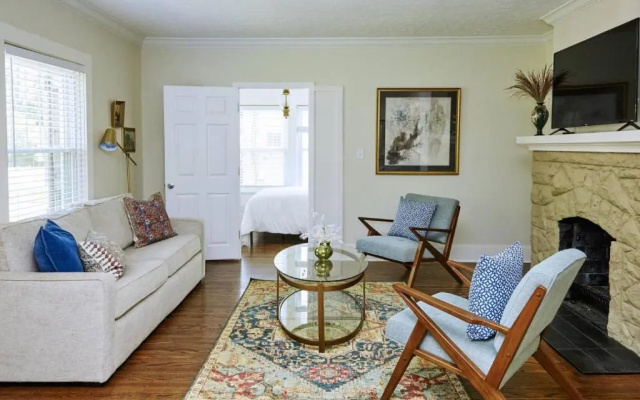 3220 Lexington Road, Louisville