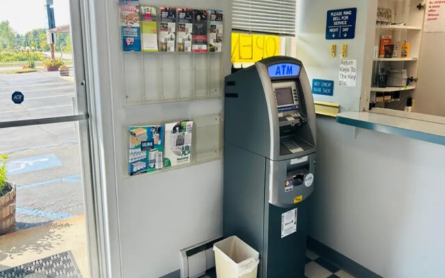 Capital O Swan Inn Comstock Park