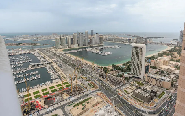 High End Luxury Stay with Full Palm Jumeirah View