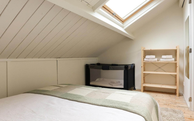 Pleasant Holiday Home in Vrouwenpolder With Garden