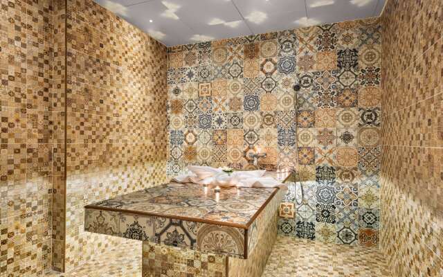 Отель La Quinta by Wyndham Abu Dhabi Al Wahda