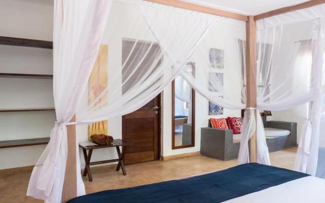 Raha Lodge