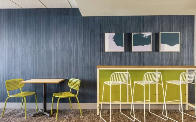 Spark by Hilton Germantown Washington DC North