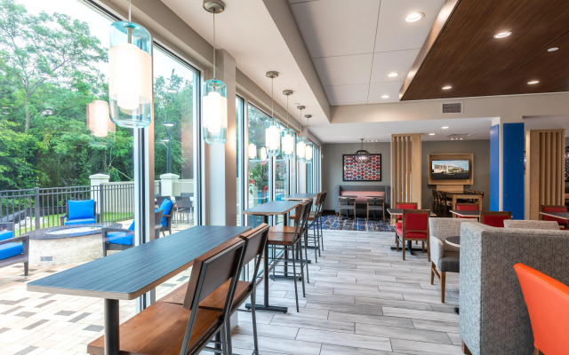 Holiday Inn Express & Suites Greenville S - Piedmont