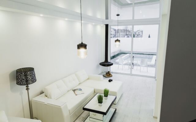 Коттедж White Villas