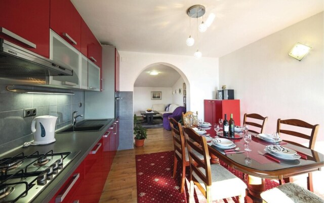 Awesome Home in Kastel Kambelovac With Wifi and 3 Bedrooms