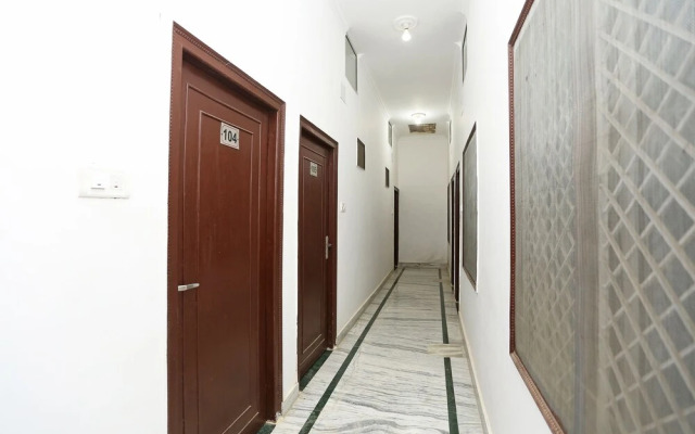 OYO 25043 Hotel Karma