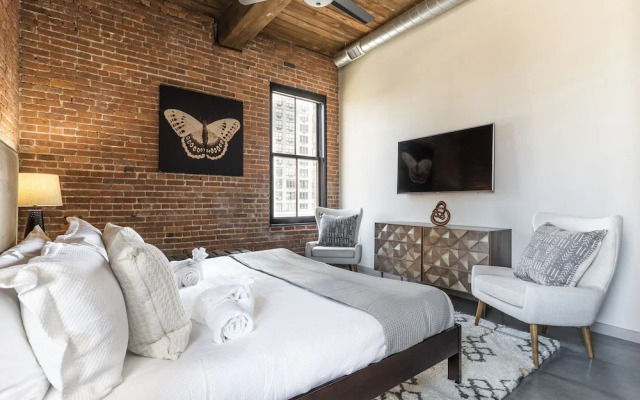 Deedee's Industrial Lofts