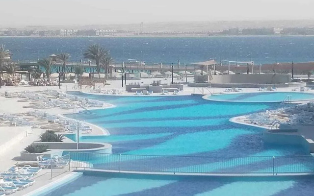 Serenity Sky Arc Resort - Sahl Hasheesh
