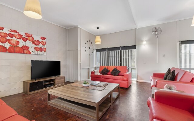 The Gazebo Place - Spacious 4 Bedroom near Murray River