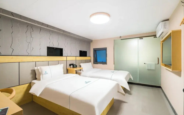 DequanHotel ShifoyingSubwayStationBranch