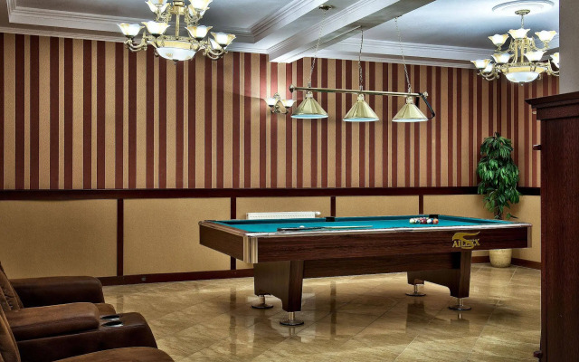 Hotel Dworek Tryumf Dąbrowscy Spółka Jawna