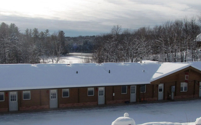 Quiet Bay Inn & Café