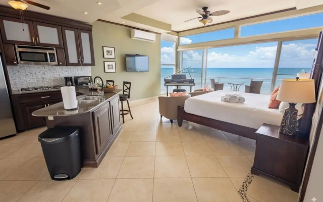 Casa Caracol Suites