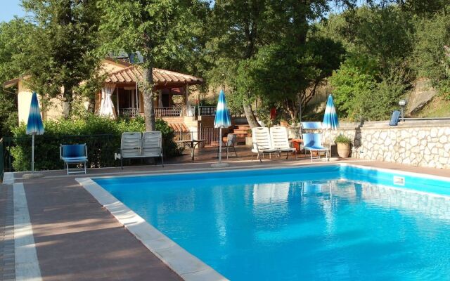 Peaceful Holiday Home in Magione With Swimming Pool