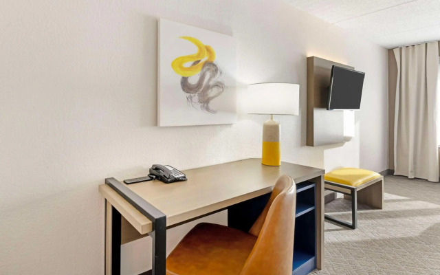 Comfort Inn & Suites Arlington Heights