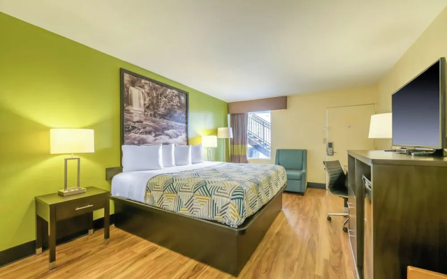 Super 8 Motel - Forsyth