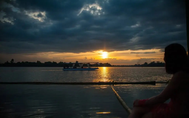 Bluemoon Riverside Resort