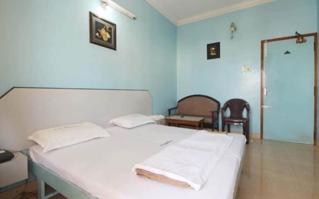 Hotel Maadhini