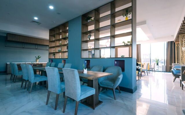 The Square Hotel